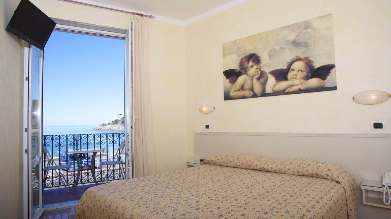 Feluca Hotel 3*